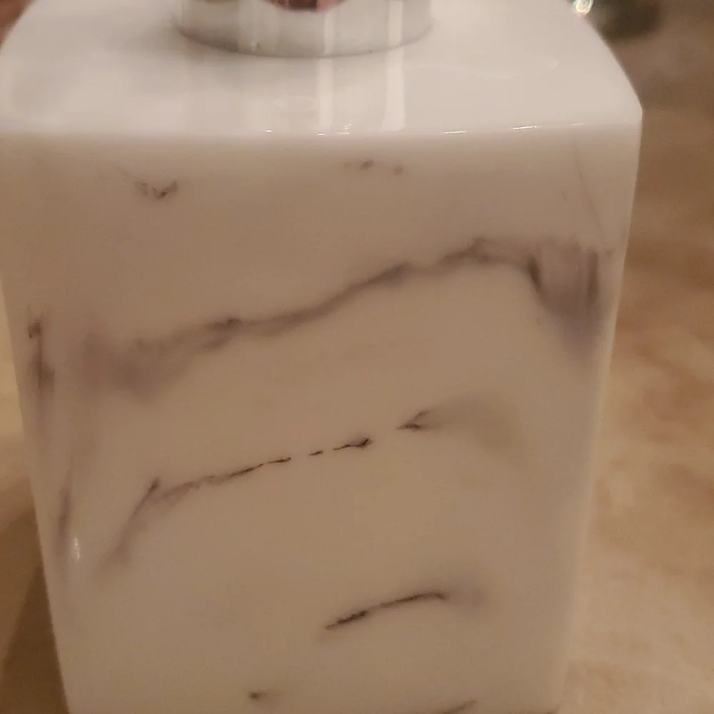 White & Black Faux Marble Lotion/hand Soap Dispenser nwot